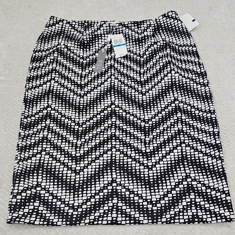 Spense Black and White Pencil Skirt Knee-length for Cocktail
